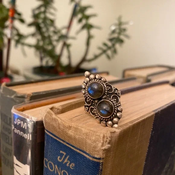925 Labradorite Ring from Rajasthan - Picture 8 of 12